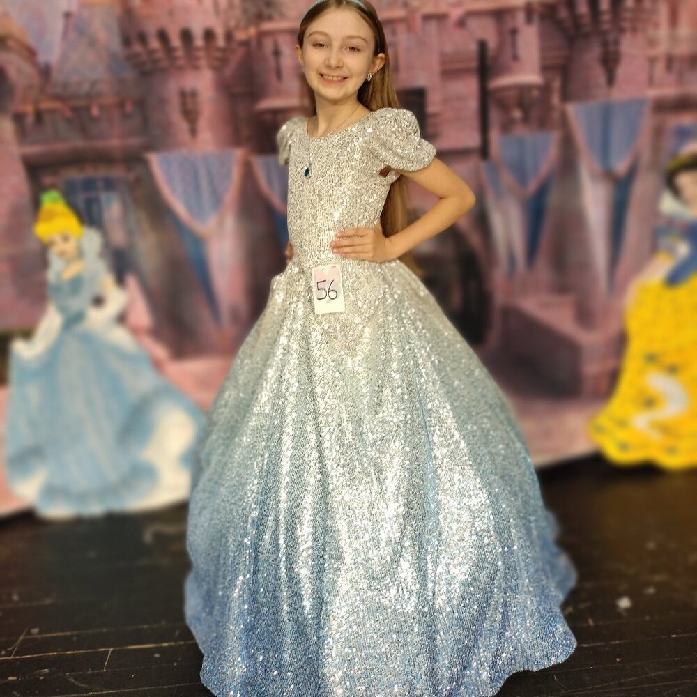 Gorgeous Size 10 Girls Sherri Hill Ballgown